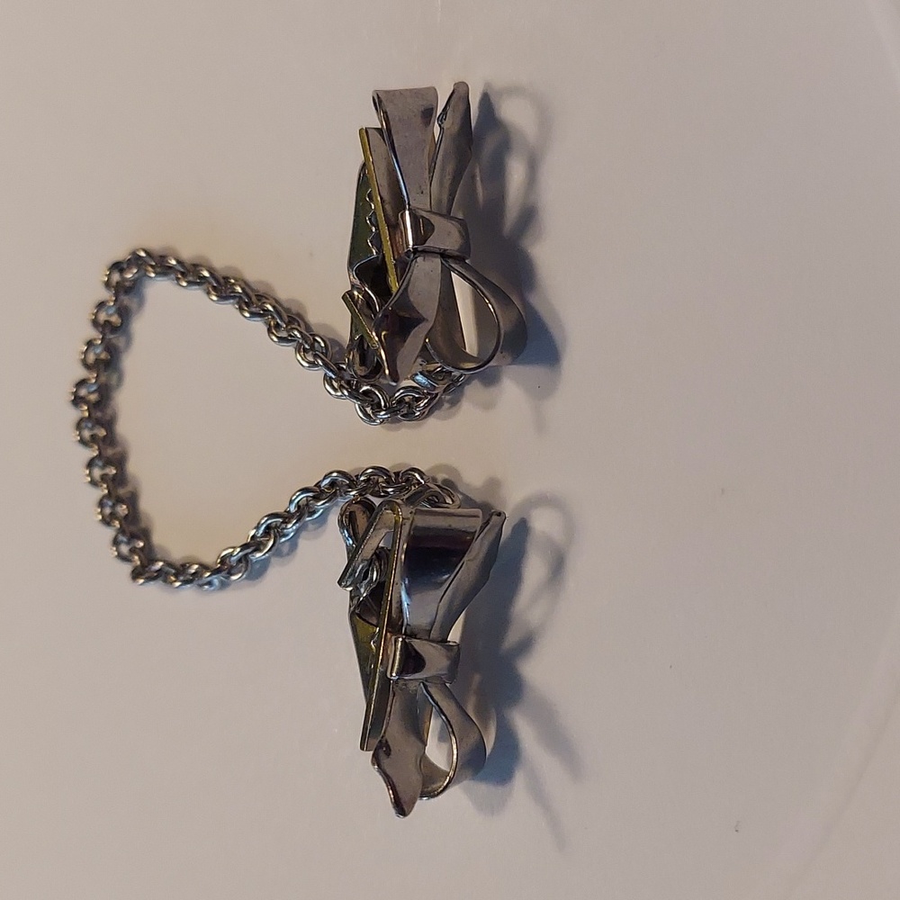 1960s SILVER BOWS BLOUSE & SWEATER CLIP VINTAGE LIKE NEW! RARE